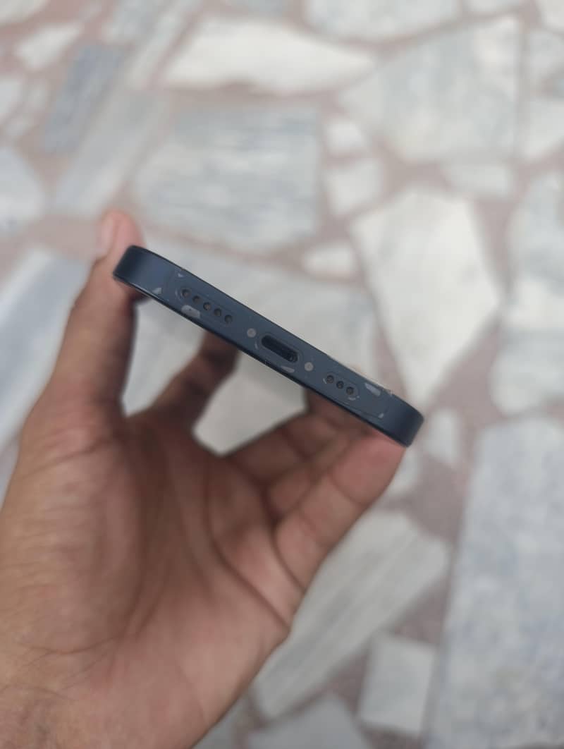 Apple iPhone 13 4