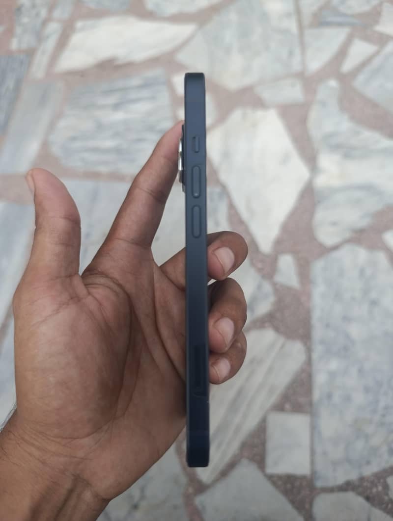 Apple iPhone 13 6