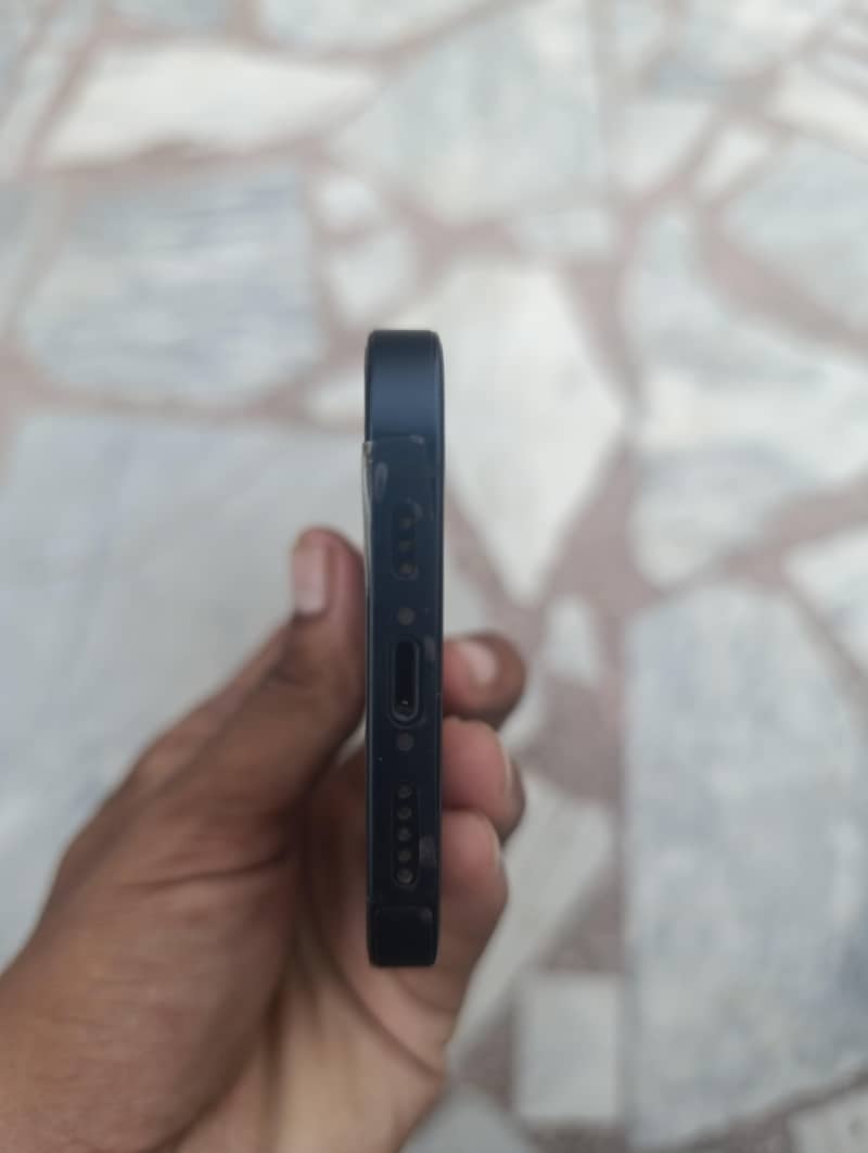 Apple iPhone 13 7