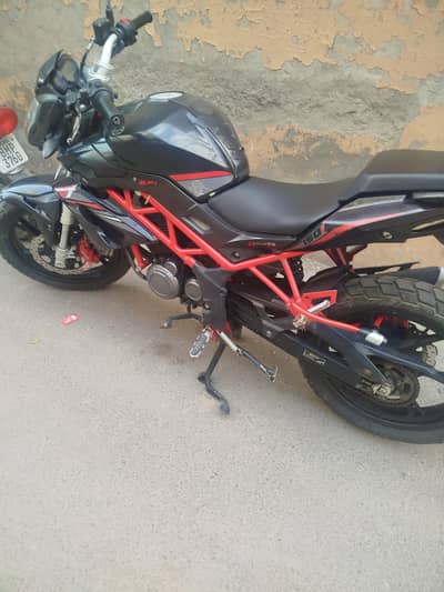 Benelli TNT 150i