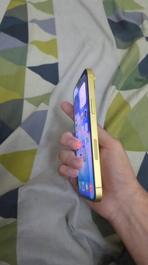 Apple iPhone 14 plus 3