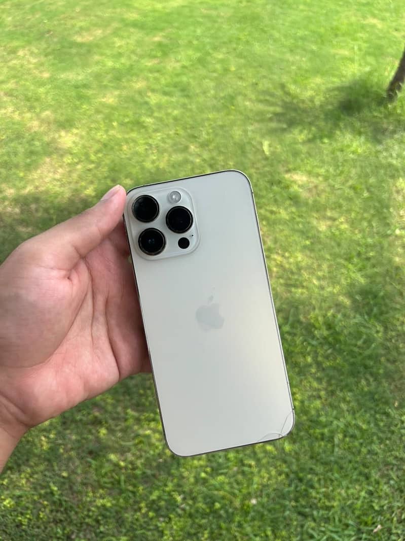 Apple iPhone 14 Pro Max 4
