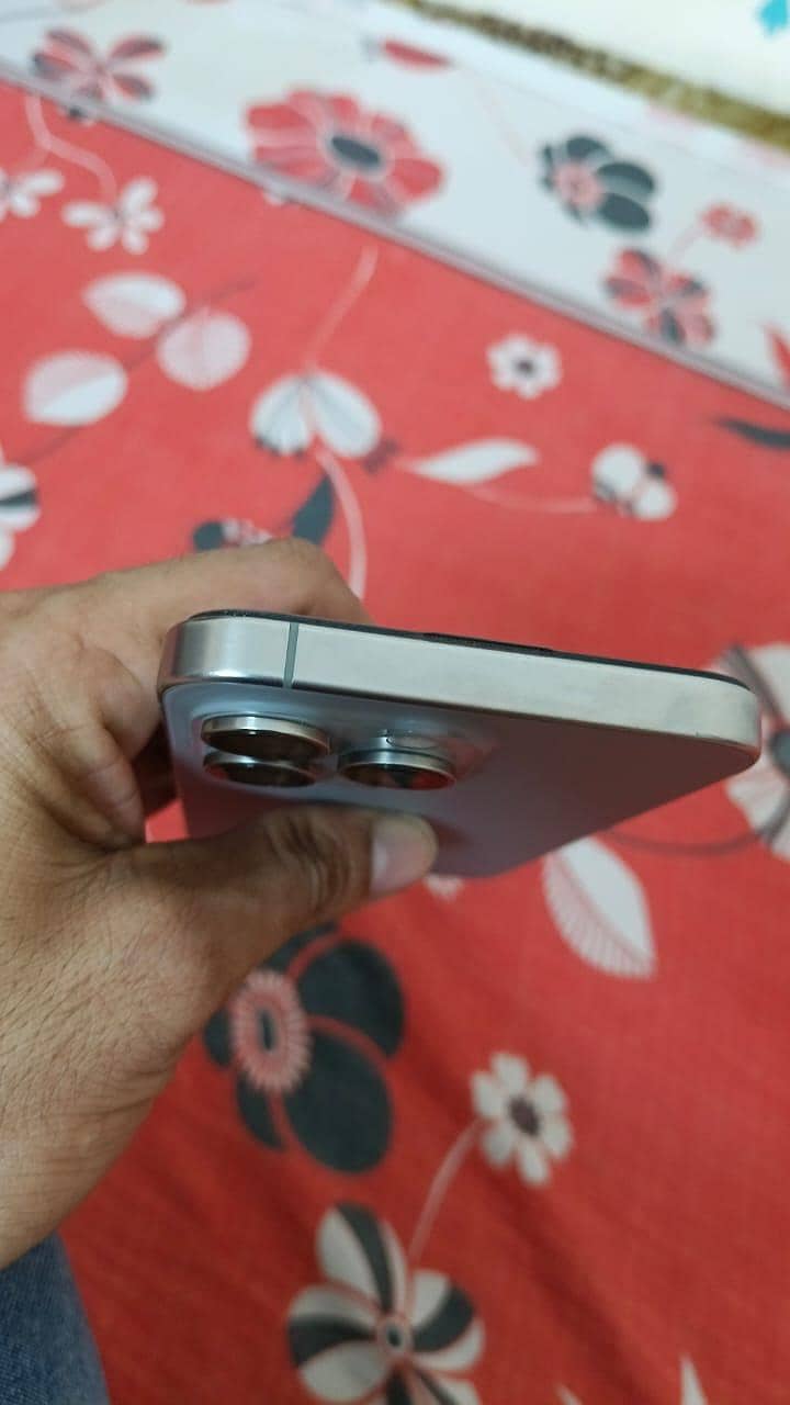 Apple iPhone 15 Pro Max 0