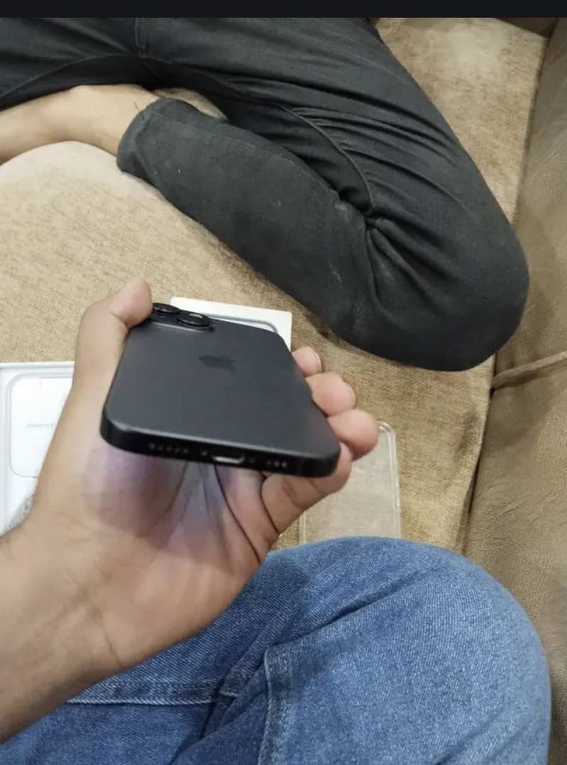 Apple iPhone 15 3