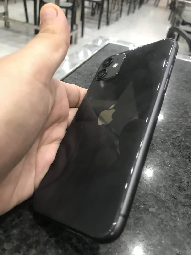Apple iPhone 11 3