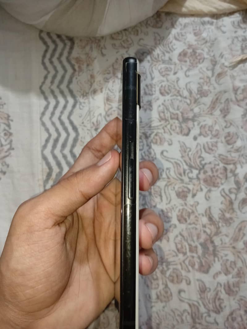 pixel 6A 4