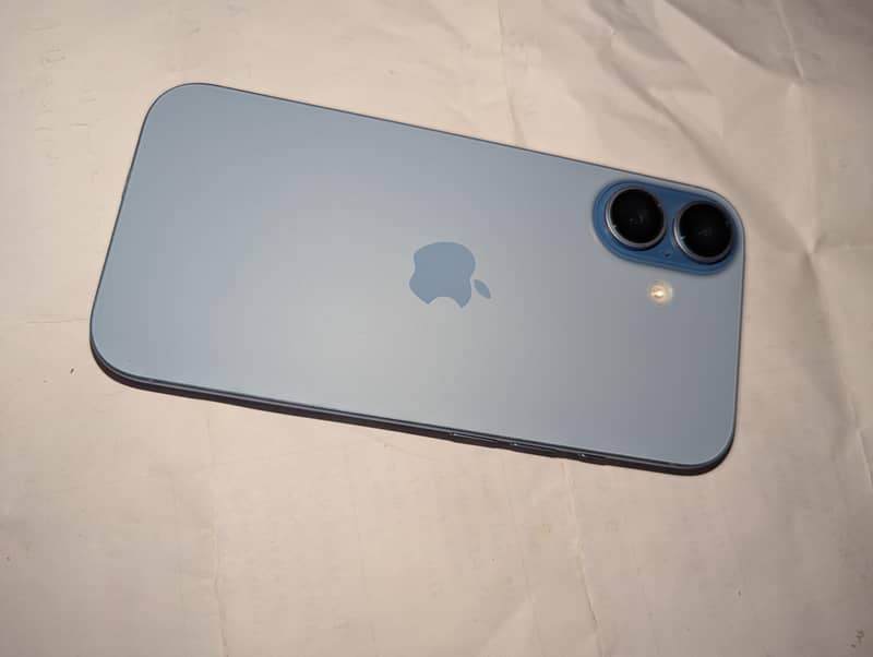 Apple iPhone 17 0