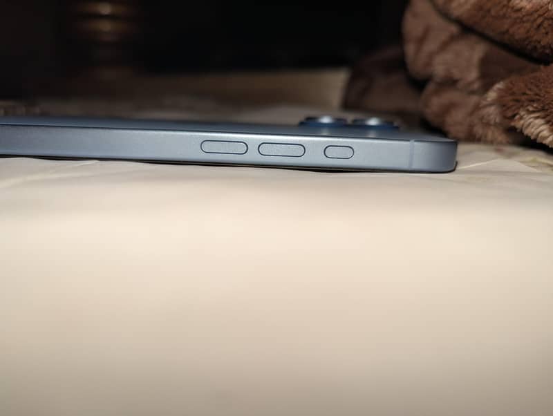 Apple iPhone 17 4