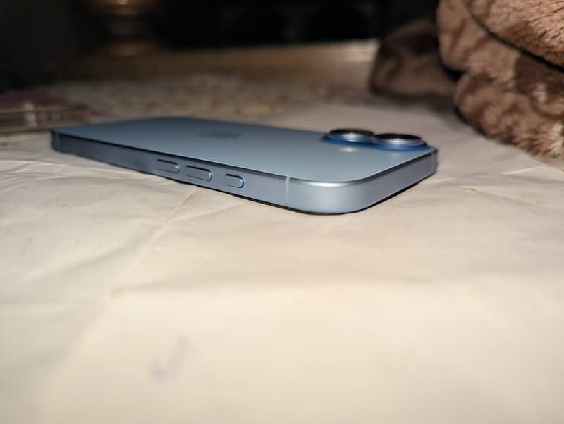 Apple iPhone 17 8