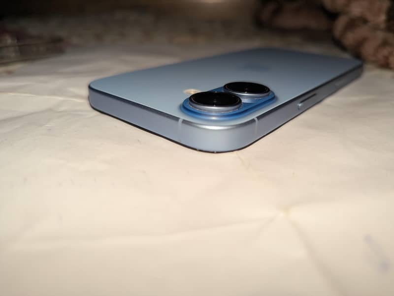 Apple iPhone 17 12