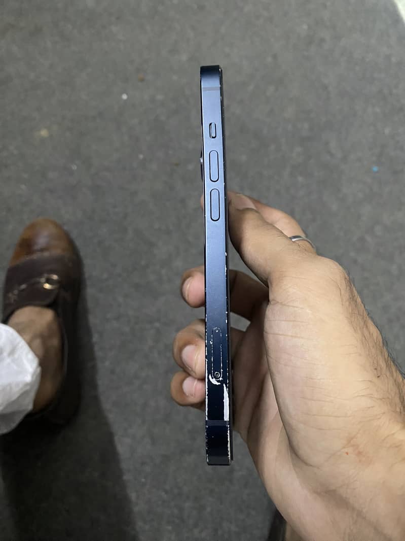 Apple iPhone 14 3
