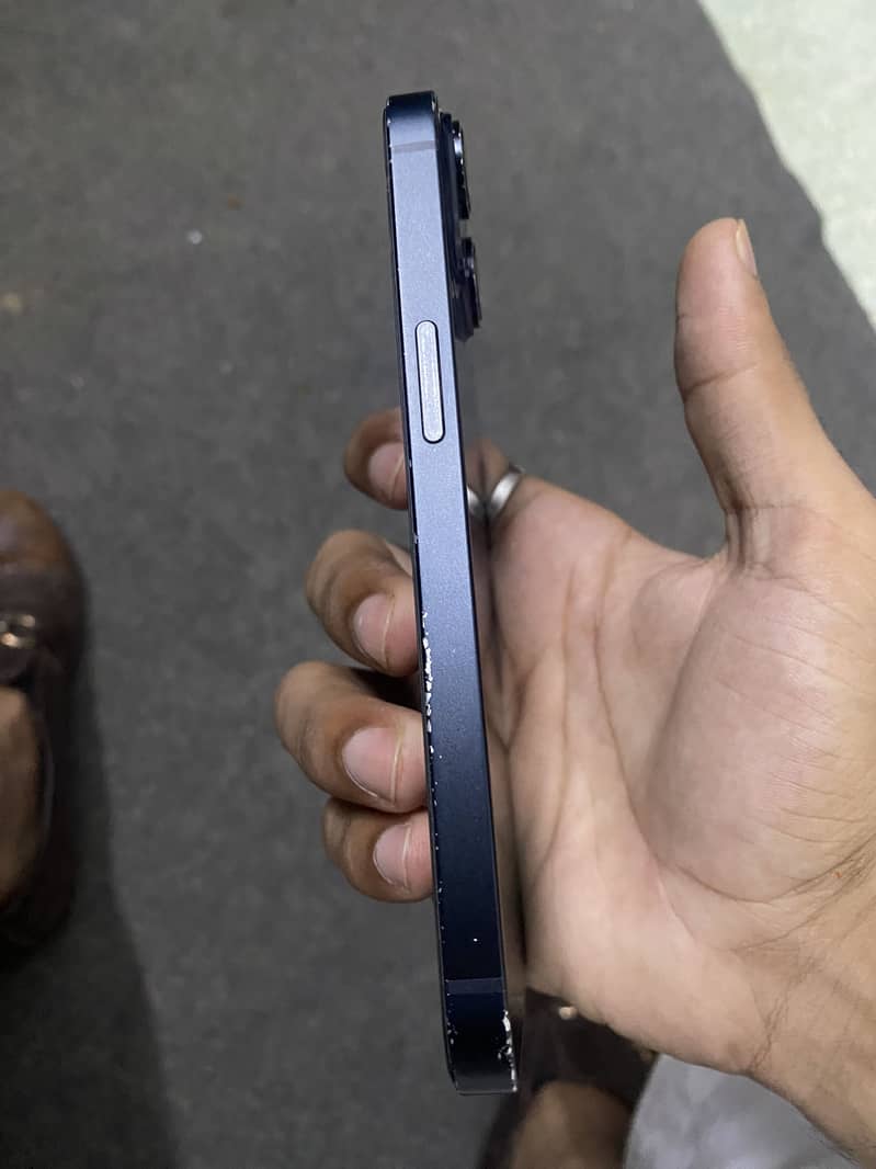 Apple iPhone 14 4
