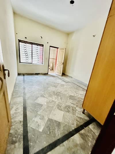 5 Marla Separate Etrence Lower Portion For Rent At Sabzazar Near To Main