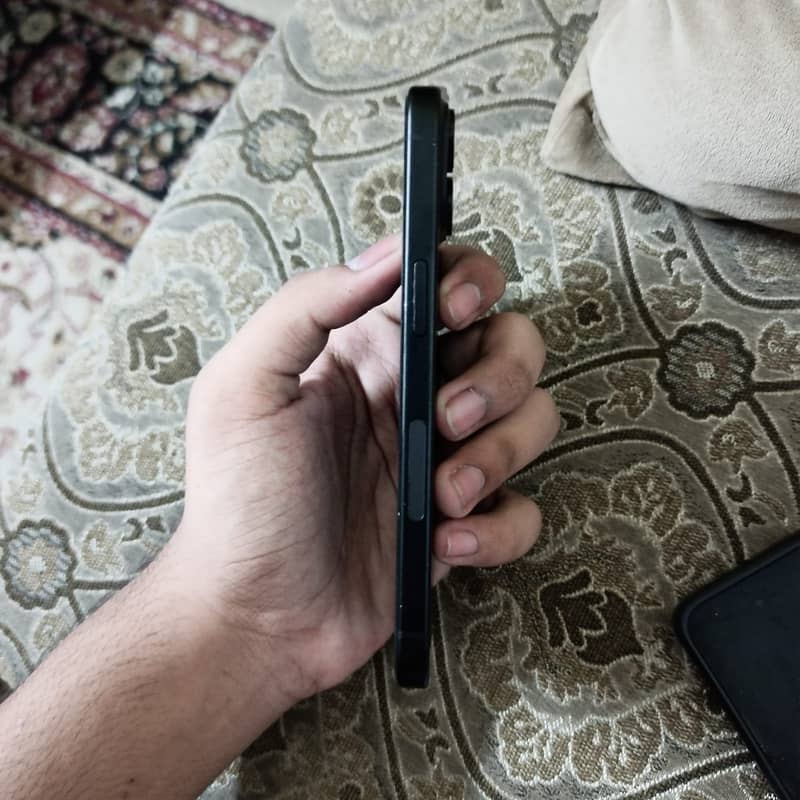 Apple iPhone 15 2