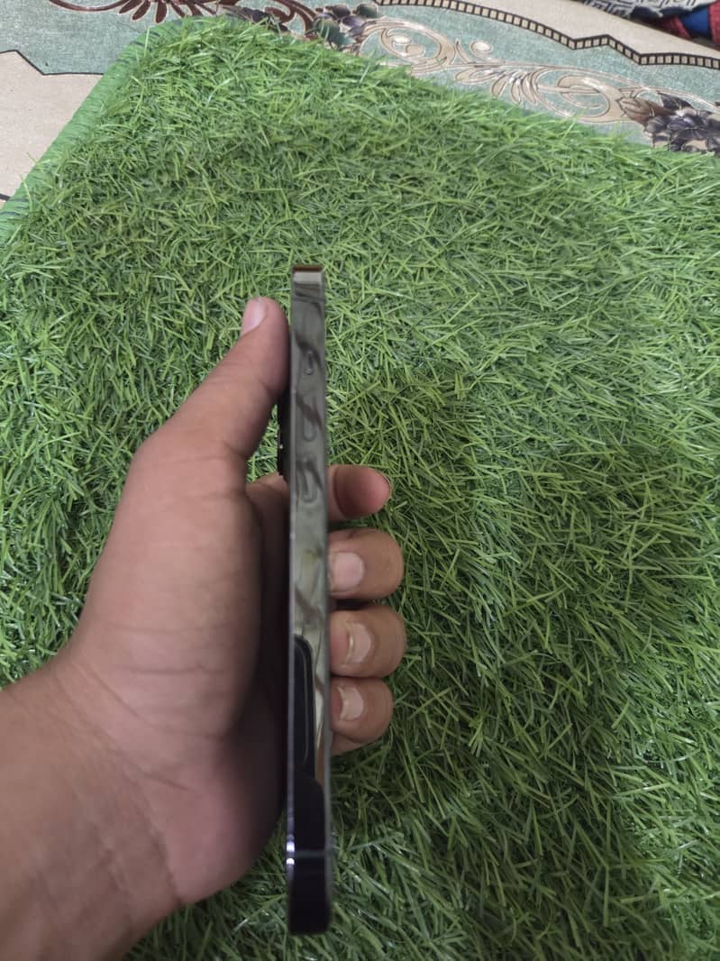 Apple iPhone 13 Pro e sim time available 1