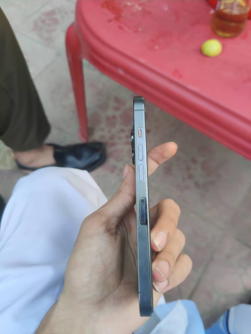 Apple iPhone 13 Pro 1