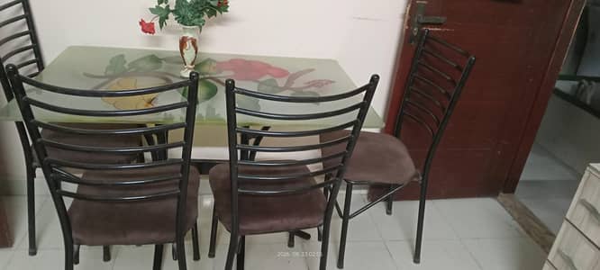 table glass 4chair iron