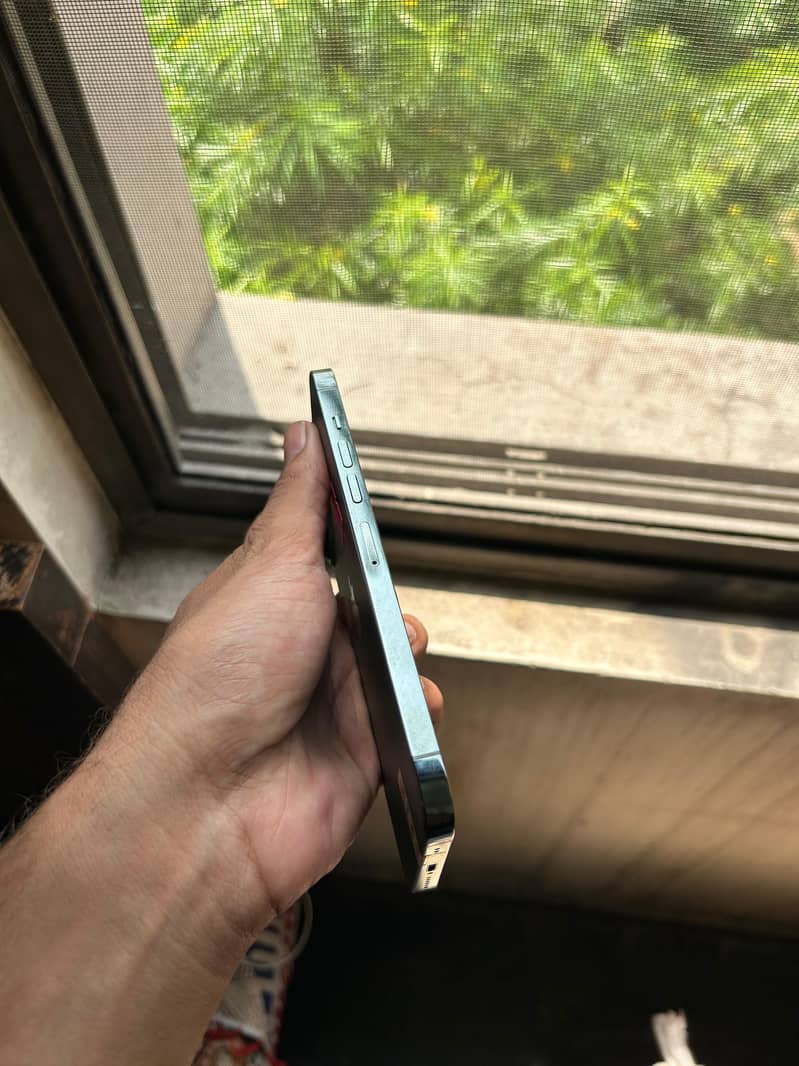 Apple iPhone 13 Pro Max 5