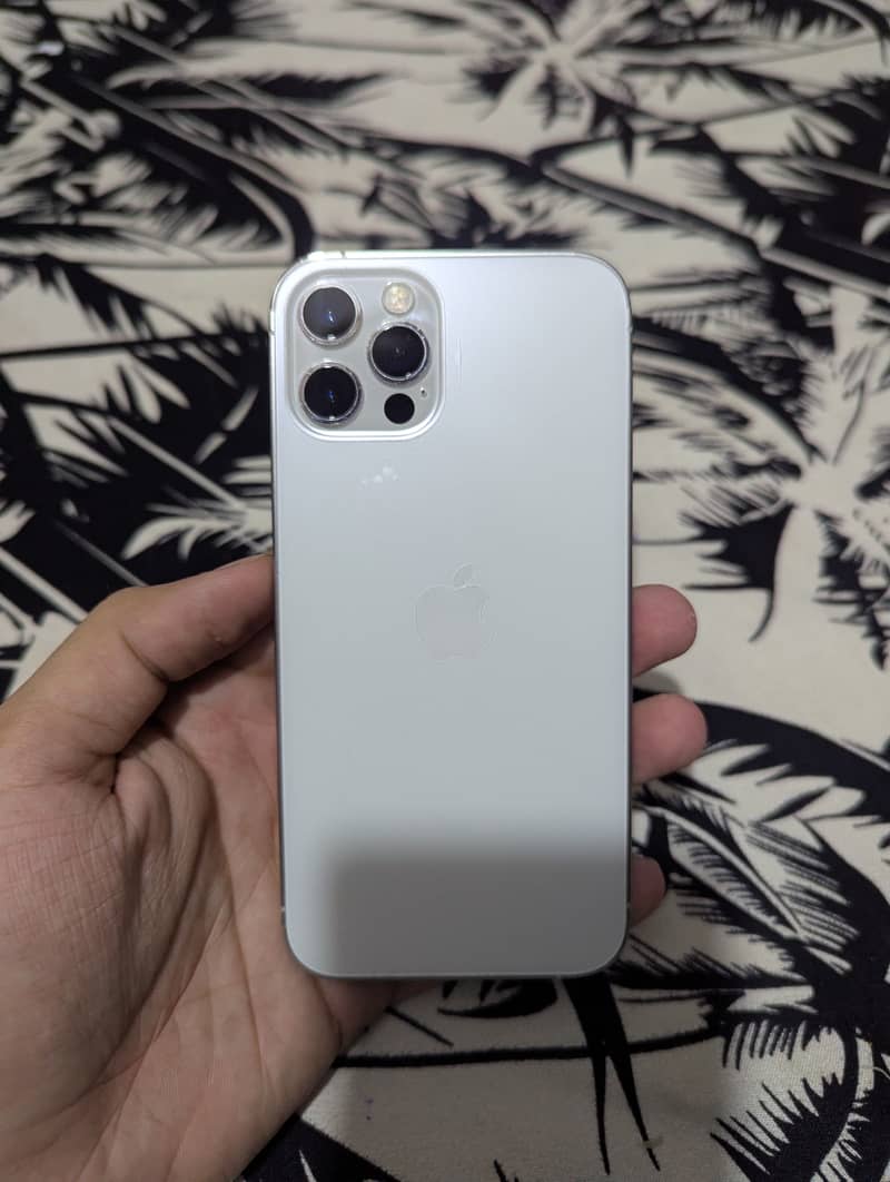 Apple iPhone 12 Pro 3