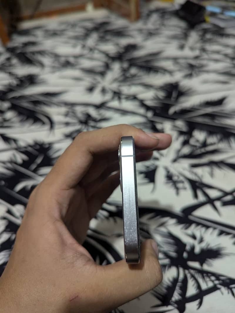 Apple iPhone 12 Pro 6