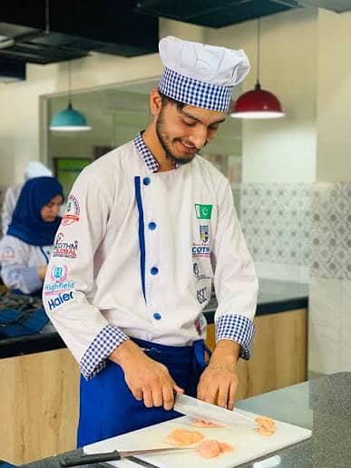 STAFF REQUIRED FOR CHICKEN SHOP