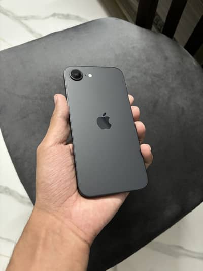 Apple iPhone 16e
