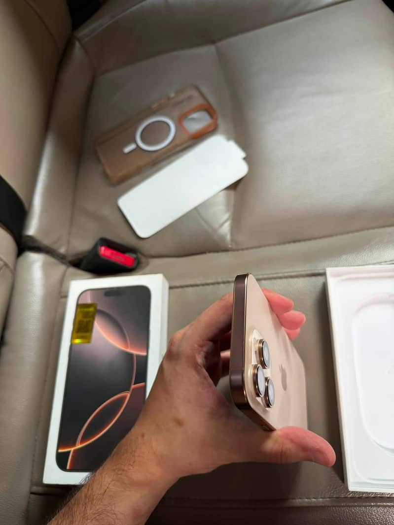 Apple iPhone 16 Pro Max 1
