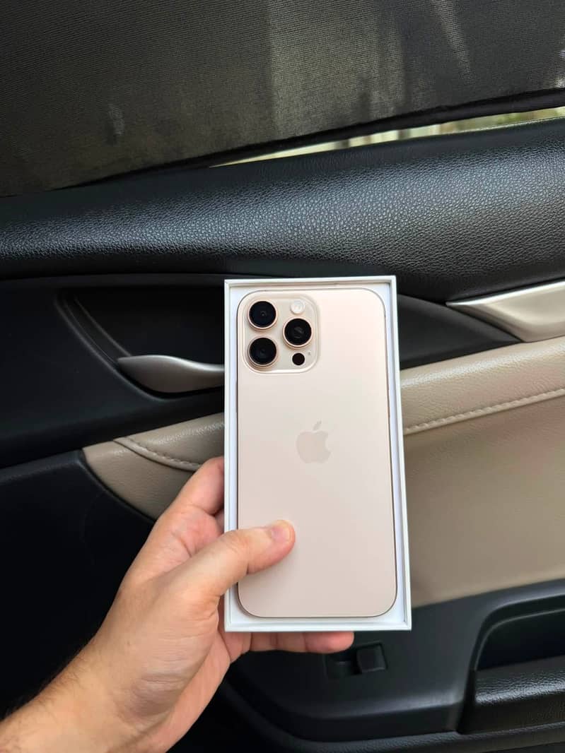 Apple iPhone 16 Pro Max 2