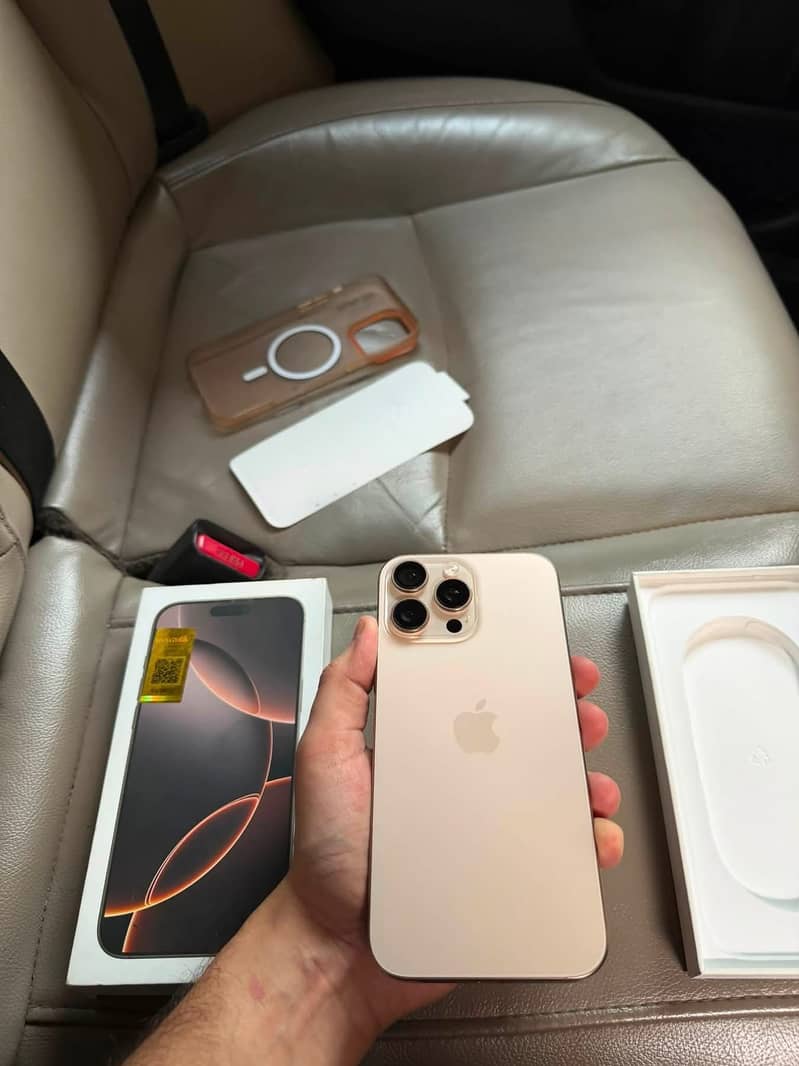 Apple iPhone 16 Pro Max 4