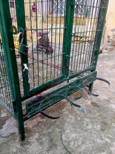 3+2 cage