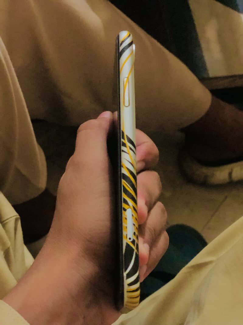 Apple iPhone XR 1