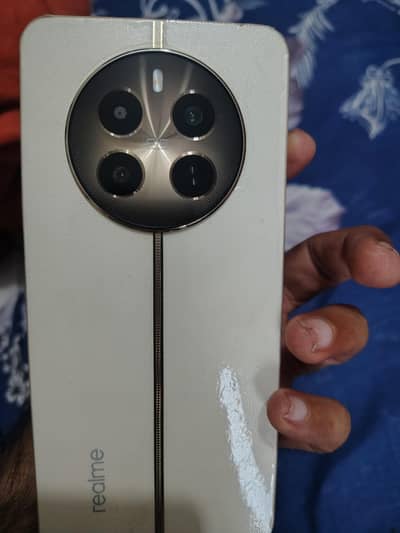 REALME 12