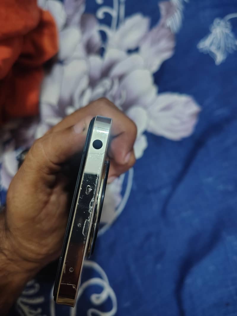 REALME 12 3