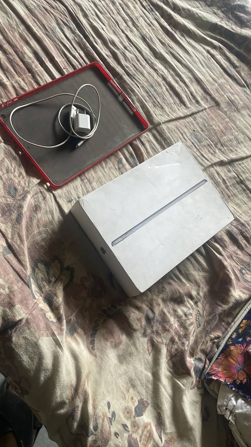 Ipad 6th Generation Complete box 6