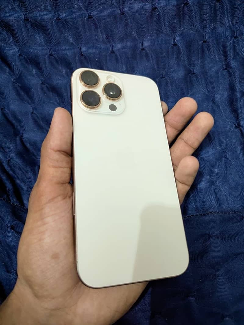 Apple iPhone 16 Pro Max 0