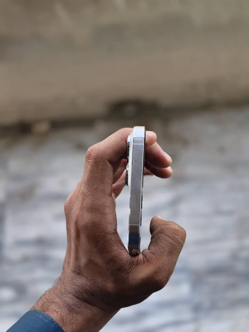 Apple iPhone 13 Pro Max 6