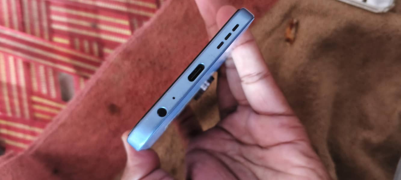 Tecno Spark 40 pro 3