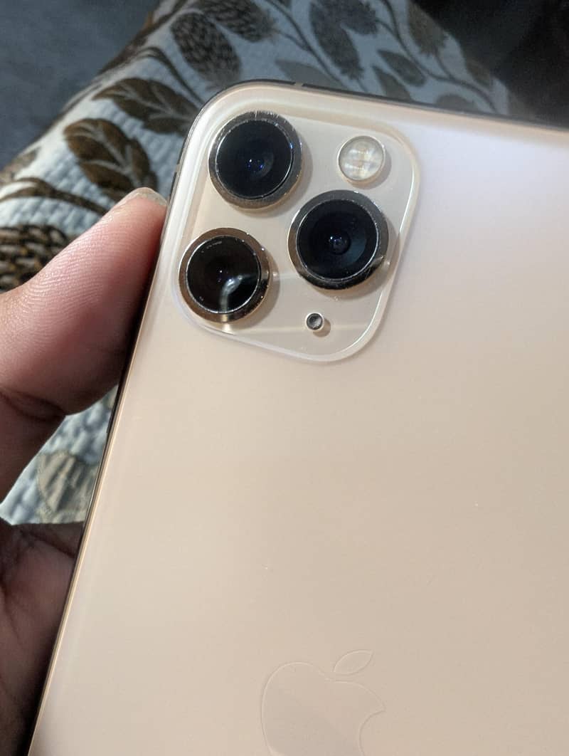 Apple iPhone 11 Pro Max 1
