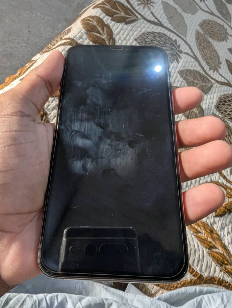 Apple iPhone 11 Pro Max 4