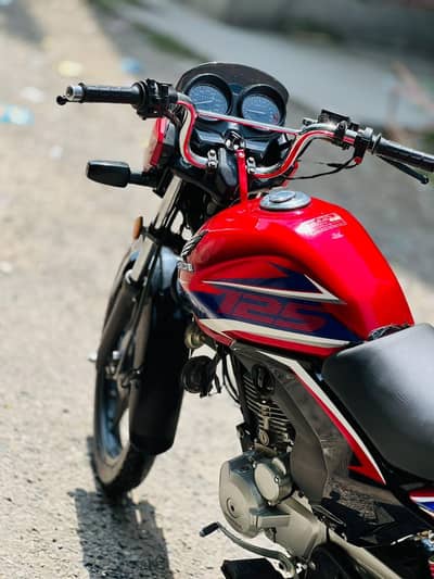Honda cb125f