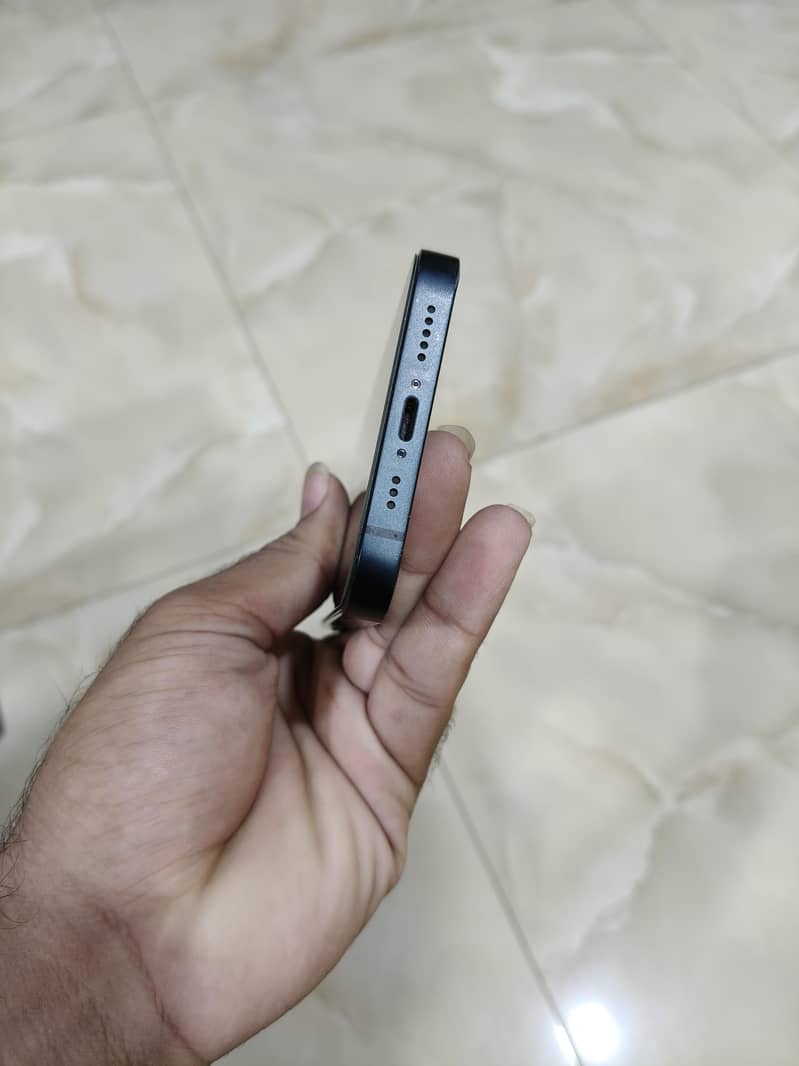 Apple iPhone 14 4