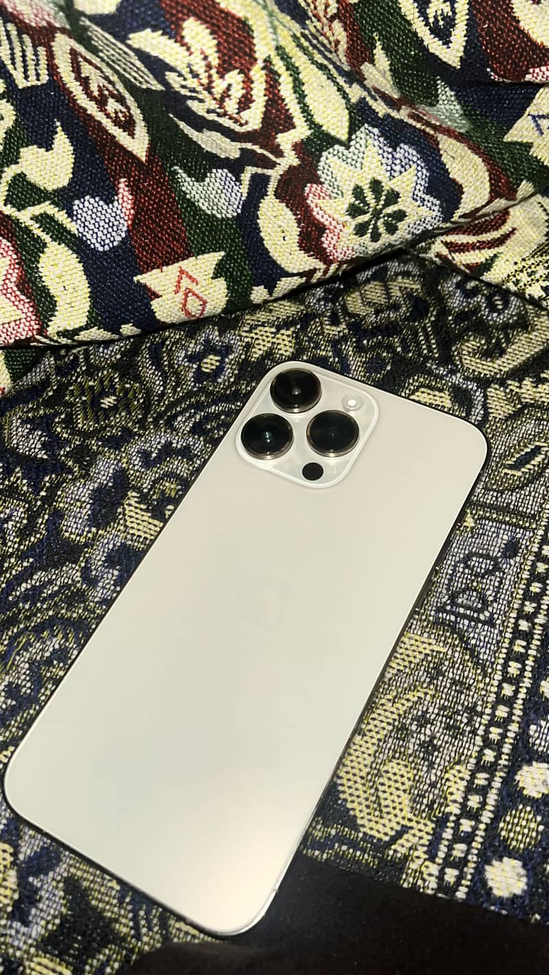 Apple iPhone 14 Pro Max 0