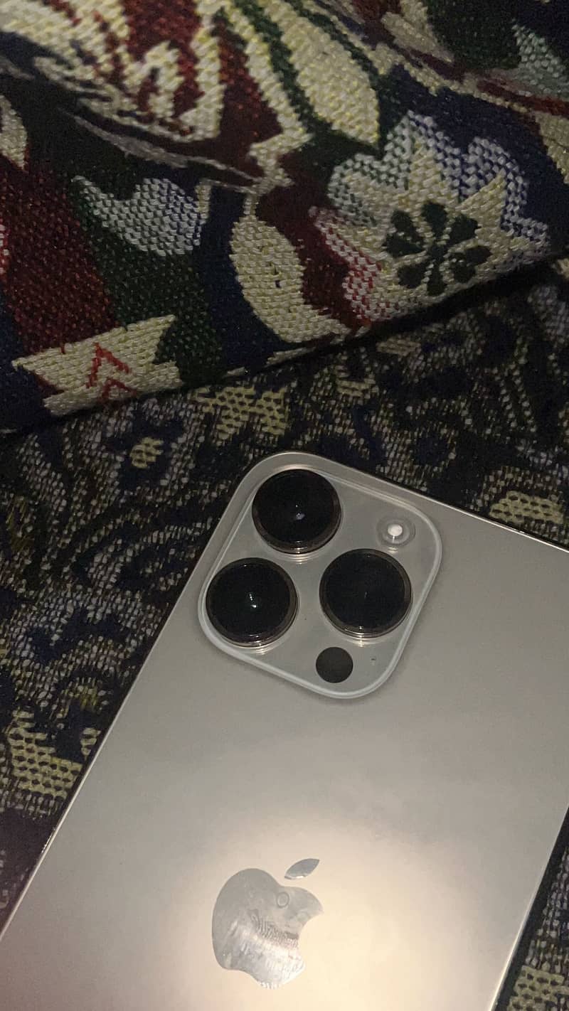 Apple iPhone 14 Pro Max 4