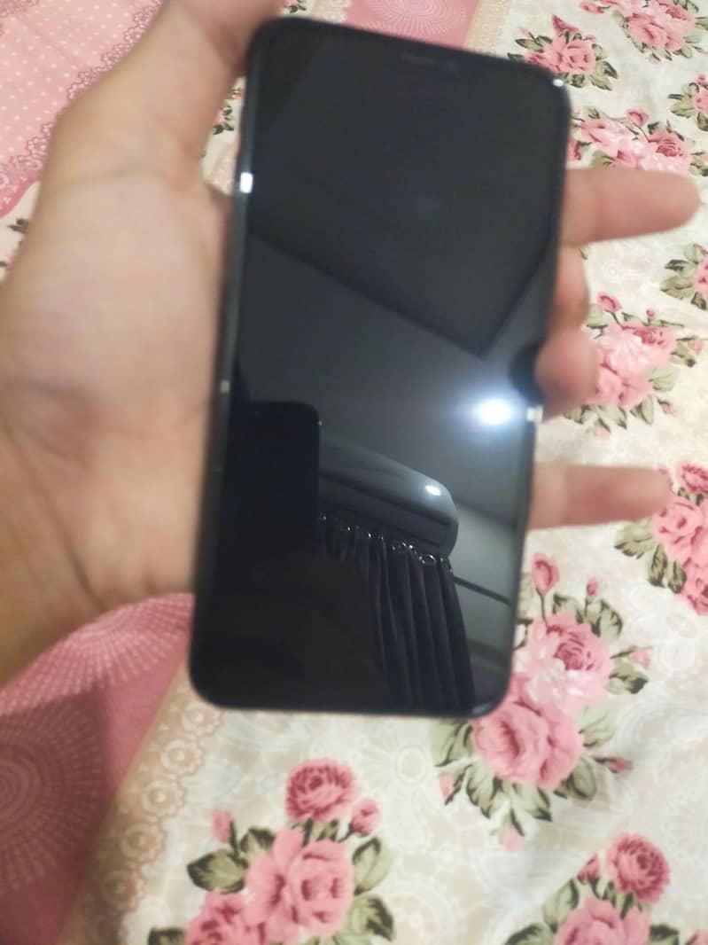 Apple iPhone 11 Pro Max 0