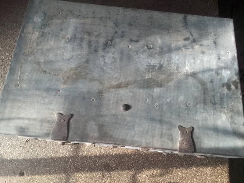 metal trunk 1