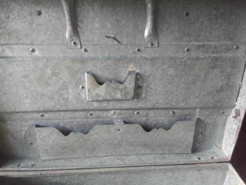 metal trunk 3