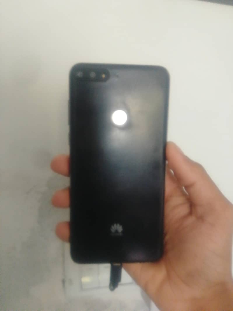 Honor 7C 1