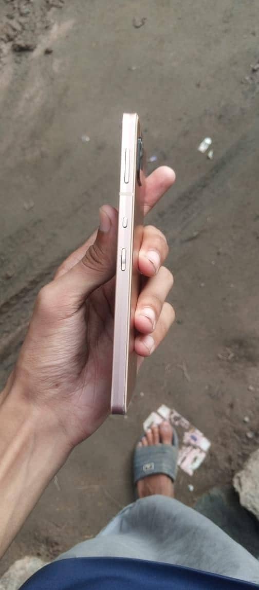 Sharp Aquos Sense7 4