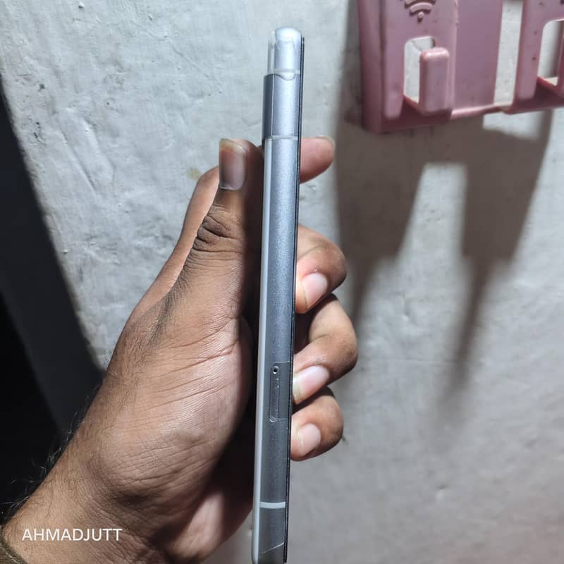 Google Pixel 7a 2