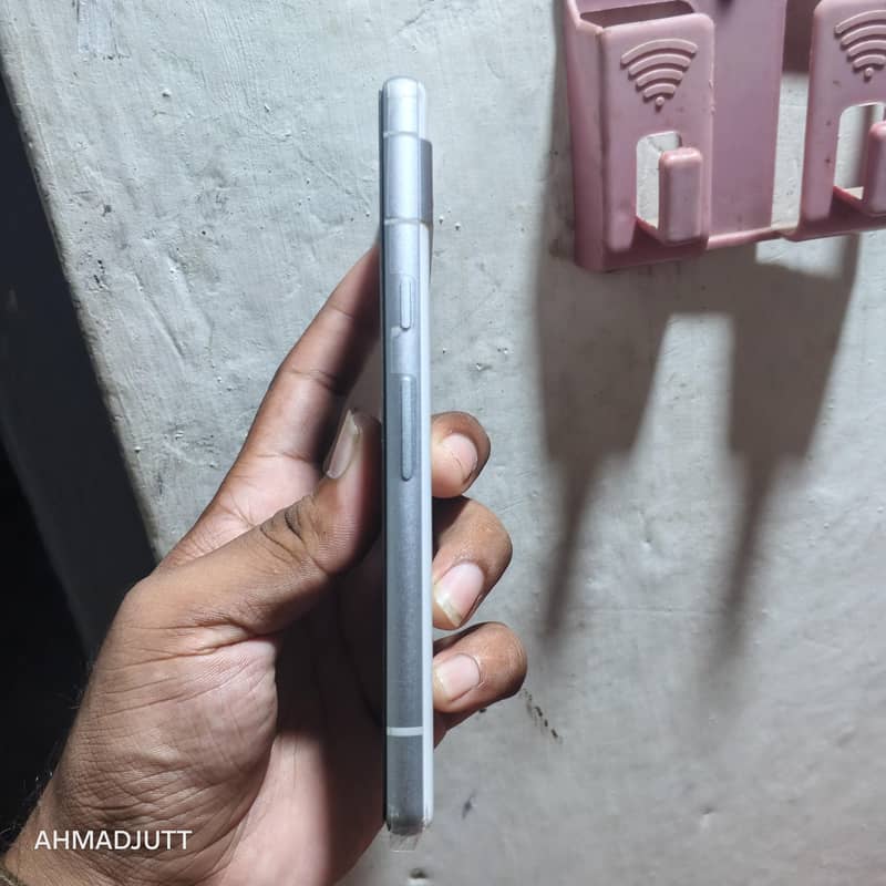 Google Pixel 7a 3